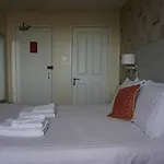 Alexandra Hotel