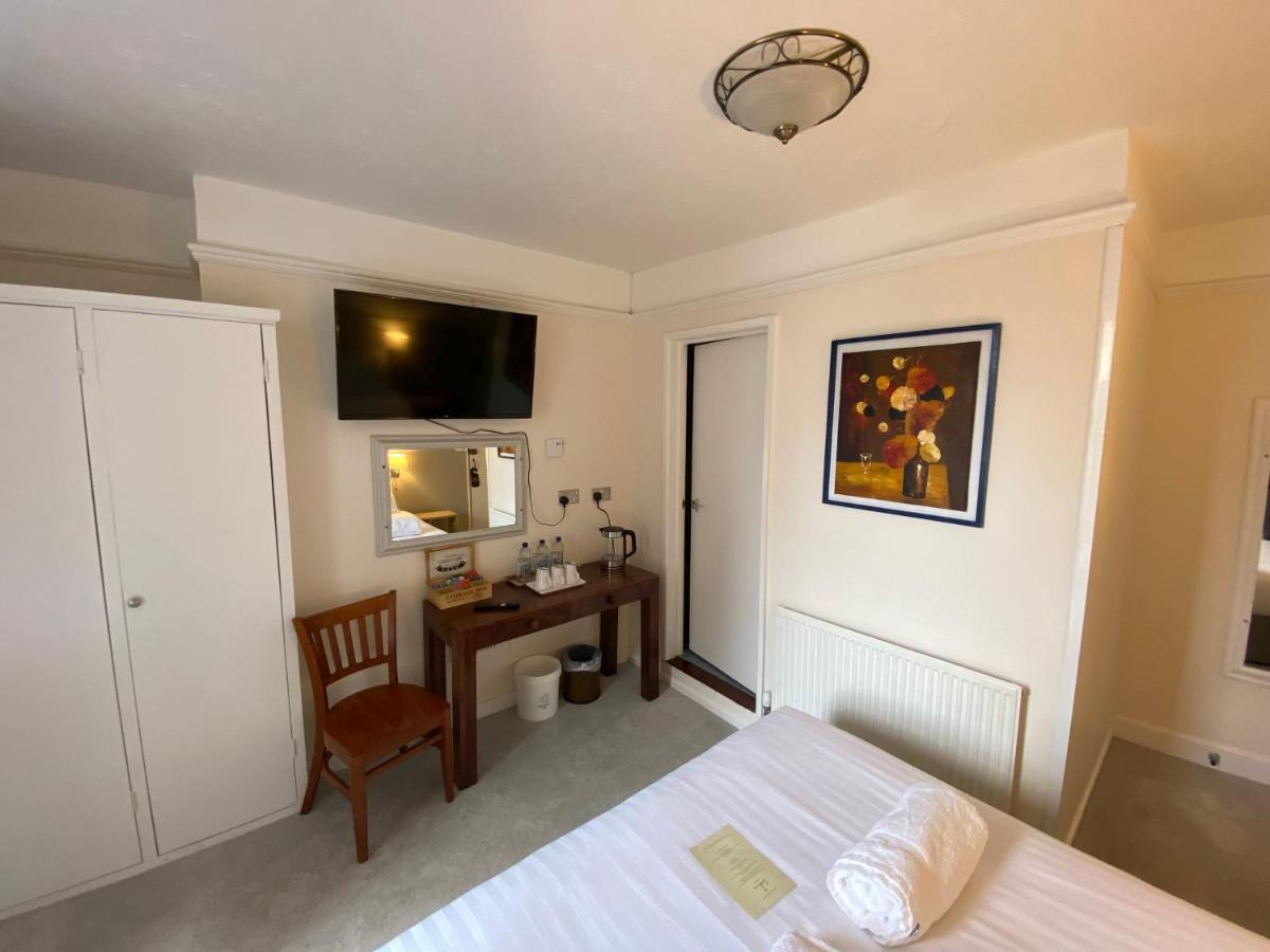 Alexandra Hotel 3*