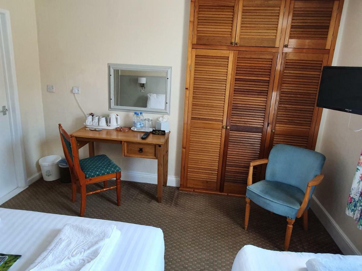 Alexandra Hotel 3*