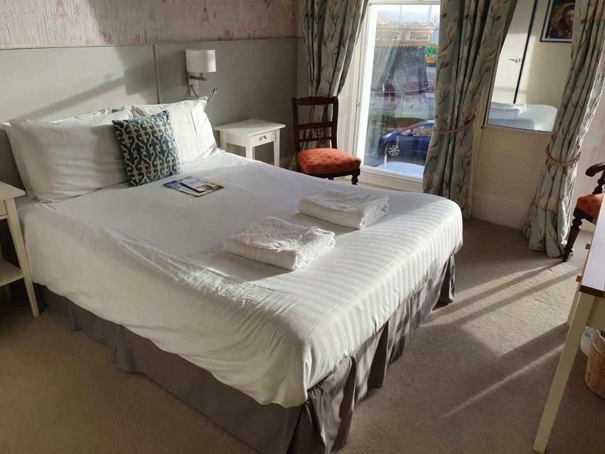 Alexandra Hotel